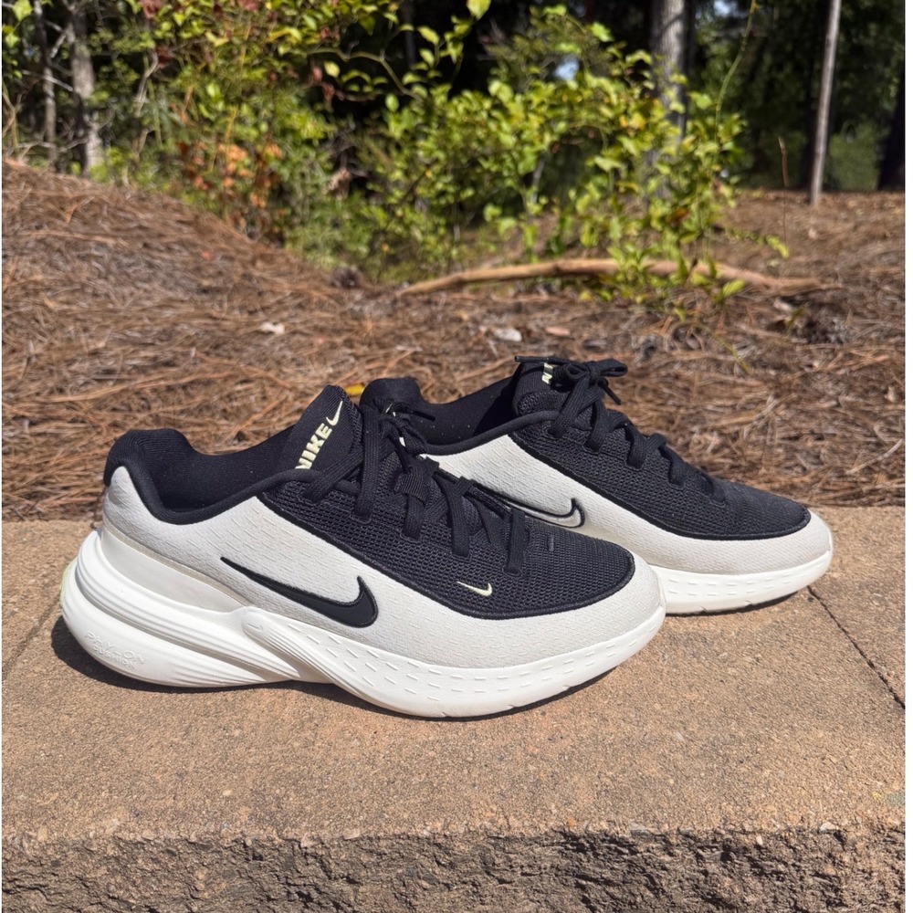 Nike Motiva Walking Shoes Mens 10 Black White IB2765-100 Sneakers
